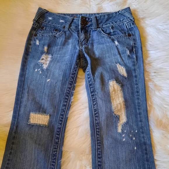 Distressed Denim Premier Jeans With Splatter Paint Design - Picture 10 of 12
